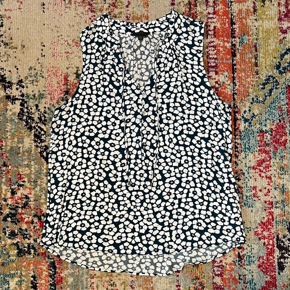 41 Hawthorn Hunter Emerald Green and White Floral Sleeveless Summer Top